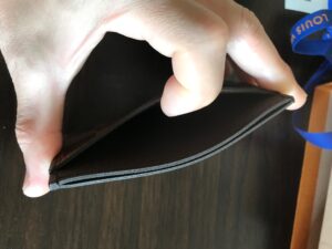 ポルト カルト・サーンプル N61722の中央ポケットを開いた状態